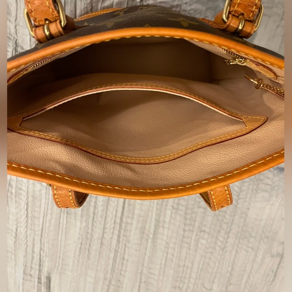 Genuine Vintage Louis Vuitton Bucket bag PM
Height 10.5” width 6.25” base 8.75” - Picture 5 of 16